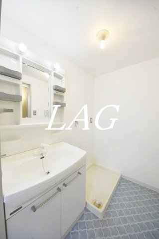 洗面設備　独立洗面台です。