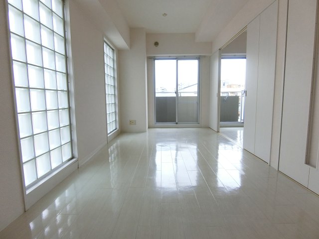 居室・リビング　詳細は、RISUMO江坂本店→06-6155-7137まで♪