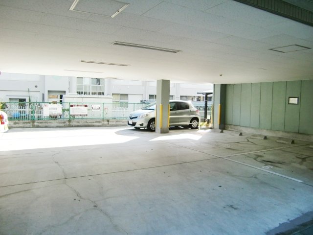 駐車場　車をお持ちの方に嬉しい駐車場付きの物件です