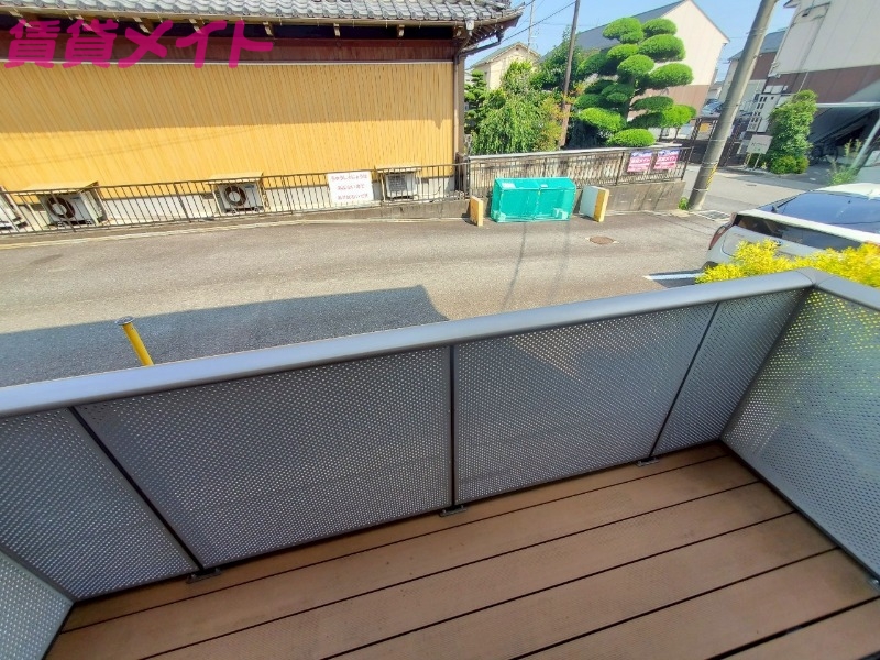 バルコニー　同物件別部屋写真