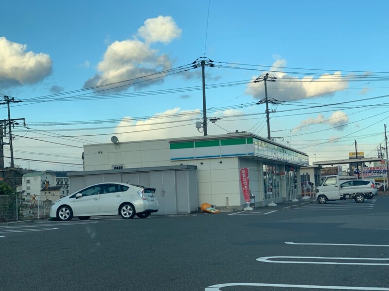 コンビニ　ファミリーマート　里庄町里見店（コンビニ）まで1673m