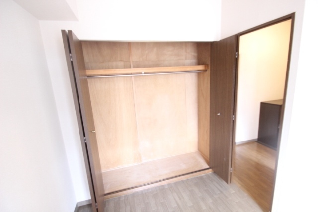 収納　※同物件別部屋の写真です。