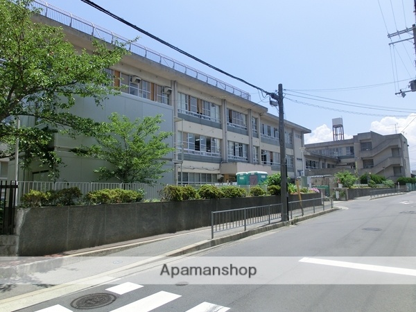小学校　貝塚市立小学校中央小学校（小学校）まで732m