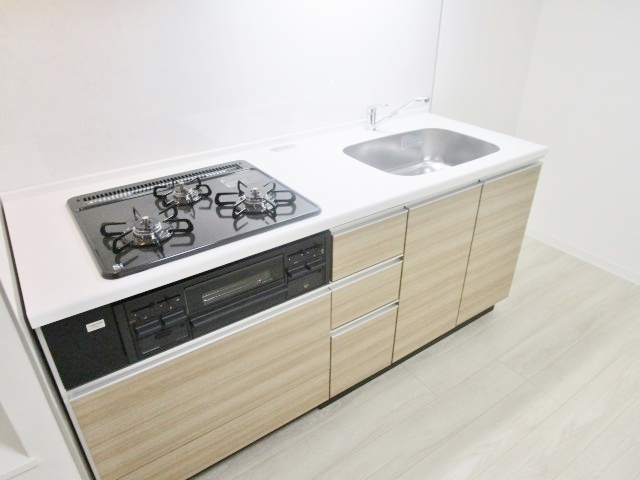 キッチン　参考写真　別タイプのお部屋の写真です