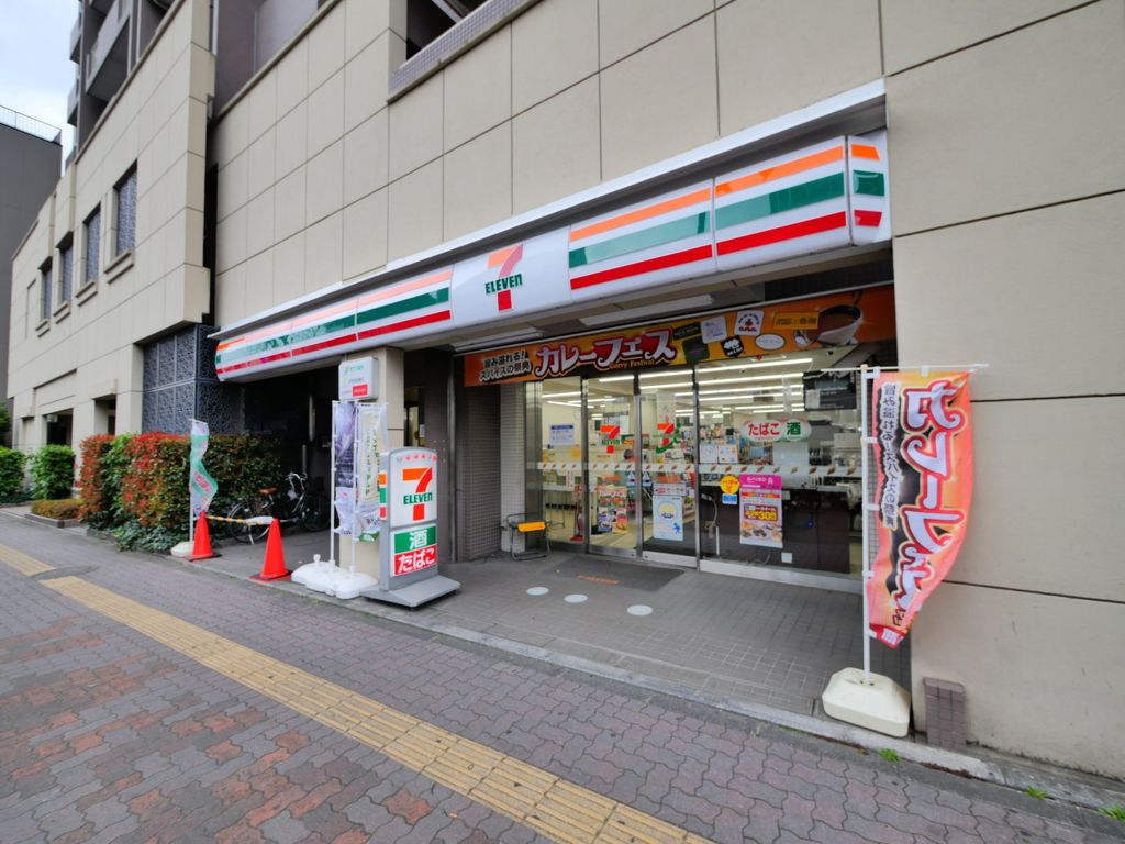 コンビニ　セブンイレブン文京千石駅前店（コンビニ）まで400m