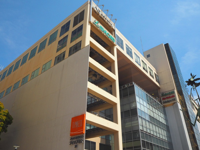 ショッピングセンター　新百合ヶ丘エルミロード（ショッピングセンター）まで450m