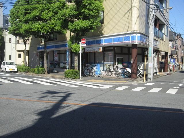 コンビニ　ローソン（コンビニ）まで165m