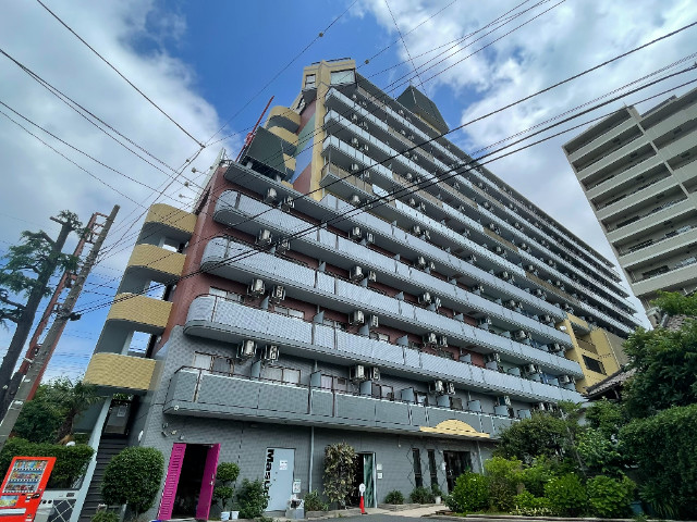 建物外観　全部屋南向き　総戸数１５６戸の大型賃貸マンション♪