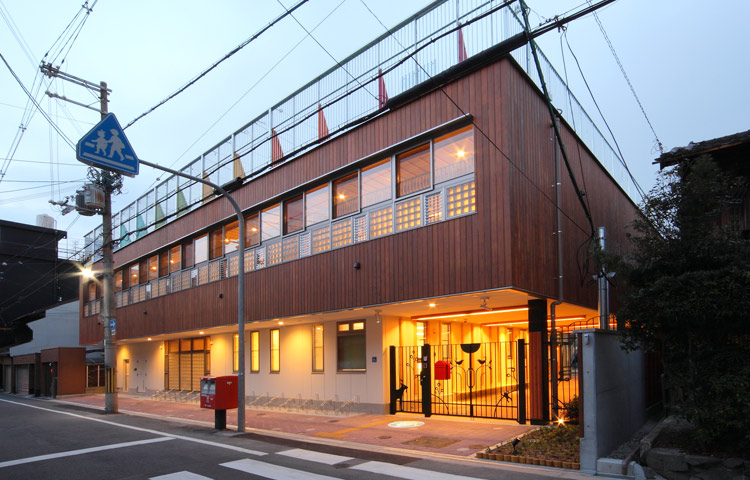 幼稚園・保育園　ながいけ認定こども園（幼稚園・保育園）まで229m