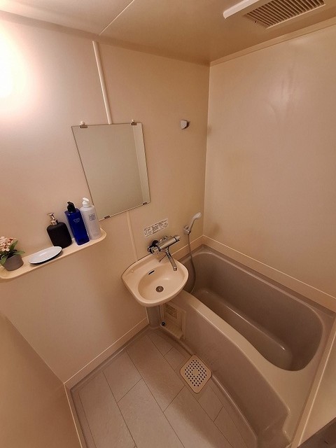 バス・シャワールーム　モデルルームにつき家具は参考になります。