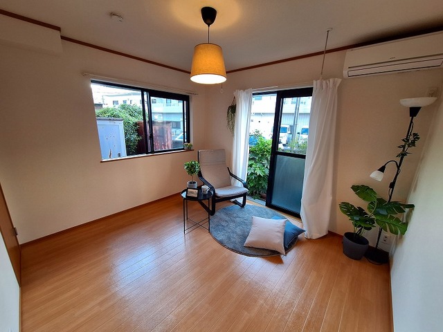 居室・リビング　モデルルームにつき家具は参考になります。