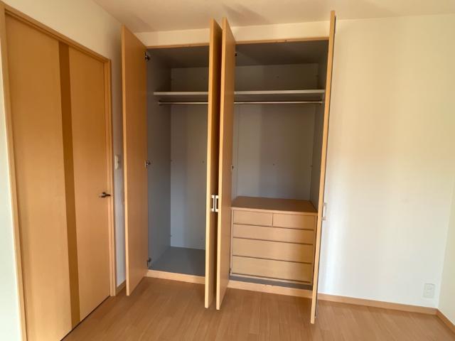 収納　北側洋室クローゼット
