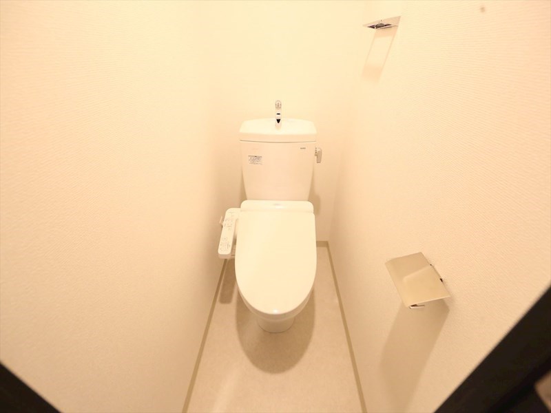 トイレ　温水洗浄暖房便座付トイレ