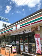コンビニ　セブンイレブン 名古屋庄内通駅前店（コンビニ）まで389m