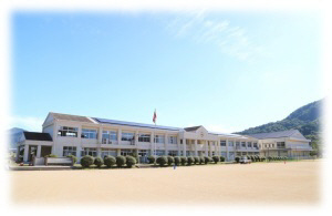 中学校　西脇東中学校（中学校）まで1935m