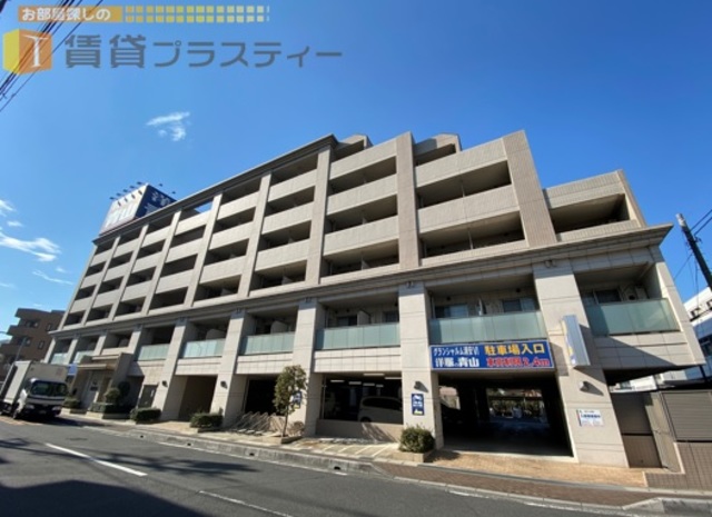 建物外観　大通り沿いで夜道も安心。しかも分かりやすい目印が。。