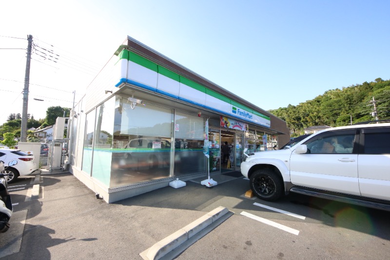 コンビニ　ファミリーマート八王子丹木町店（コンビニ）まで1112m