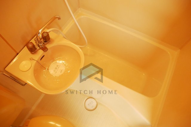 バス・シャワールーム　落ち着いた空間のお風呂です