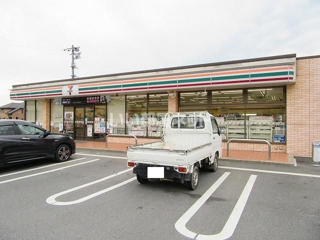 コンビニ　セブンイレブン上島田店（コンビニ）まで657m
