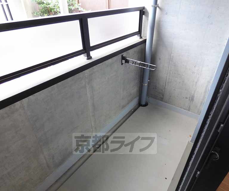 バルコニー　広々としたバルコニーです。