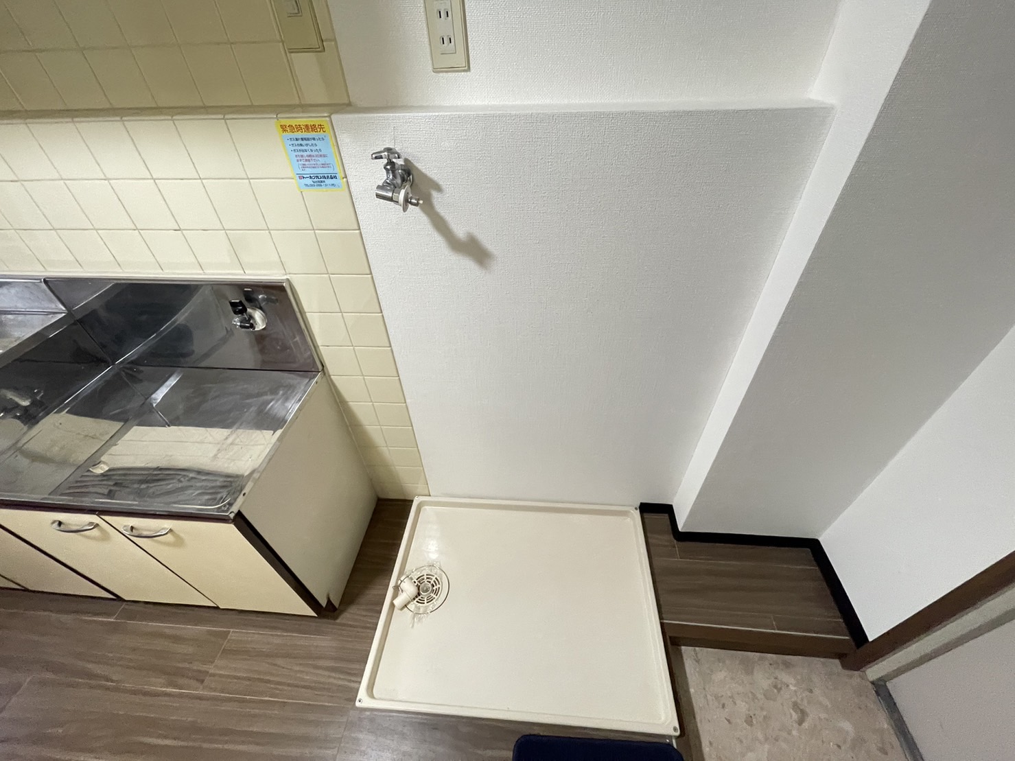 洗面設備　洗濯機置き場