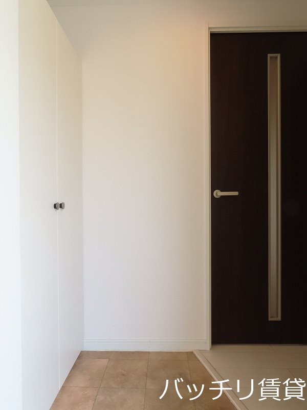 玄関　同型イメージの為、現状を優先致します。