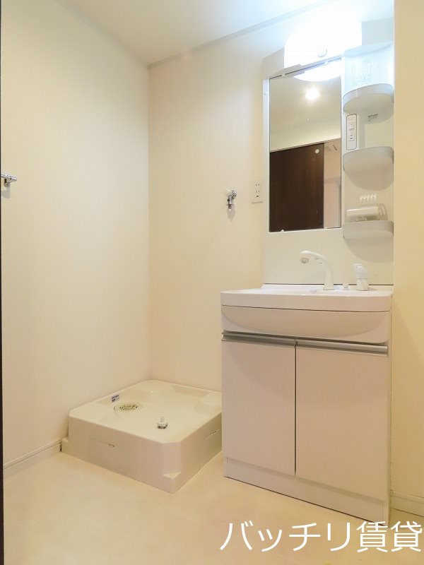 洗面設備　同型イメージの為、現状を優先致します。