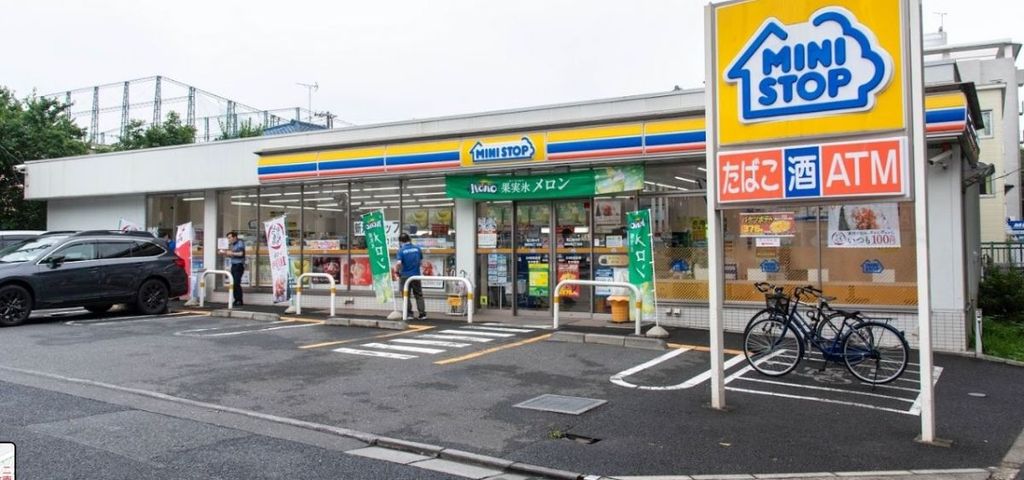 コンビニ　ミニストップ関町南2丁目店（コンビニ）まで110m