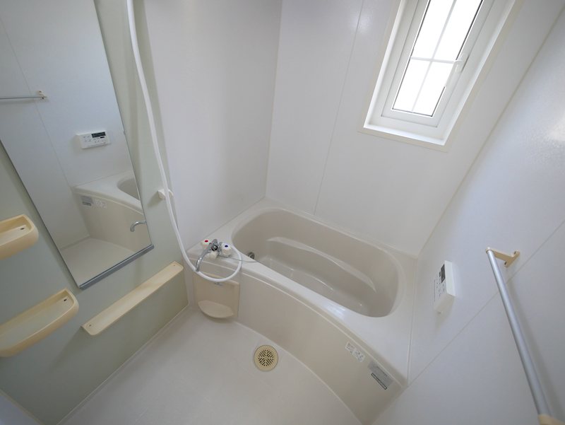 バス・シャワールーム　シャワー・追い焚き給湯