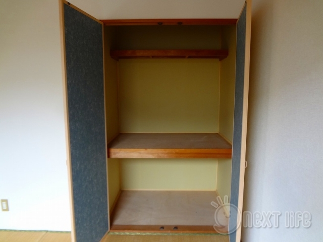 収納　ファミール中里