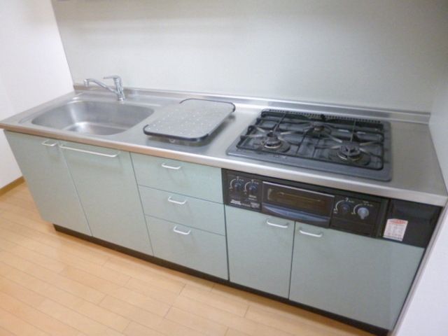 キッチン　★広めのキッチン（色は赤です）★