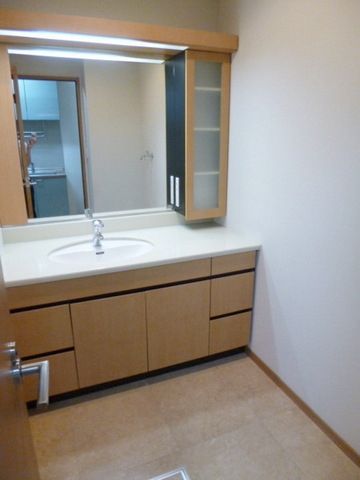 洗面設備　★ゆったりサイズの洗面台★