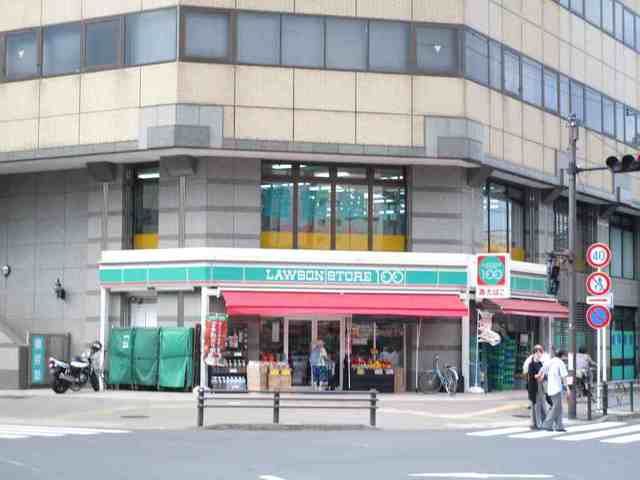 コンビニ　ローソンストア100（コンビニ）まで400m