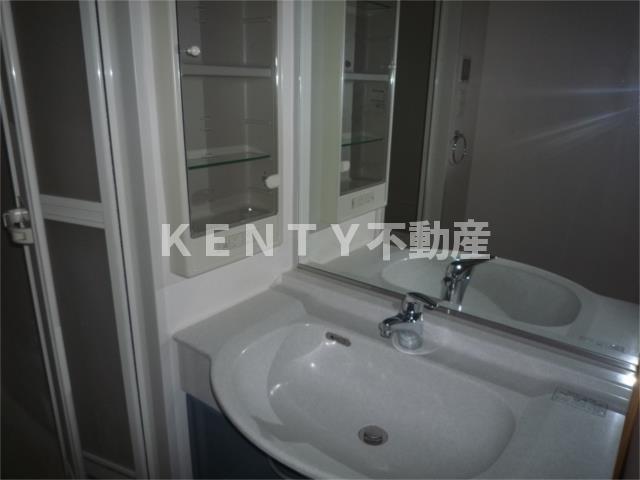 洗面設備　脱衣スペースもあります