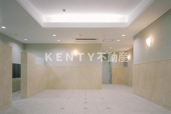 エントランス　落ち着いたエントランスです