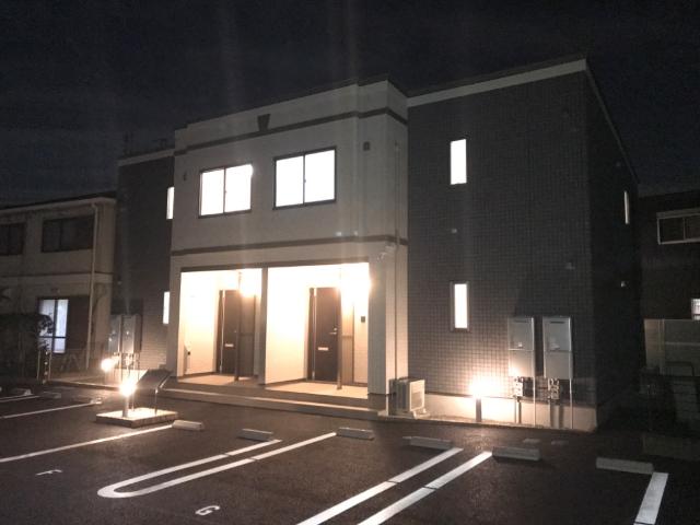 建物外観　外観写真（夜）