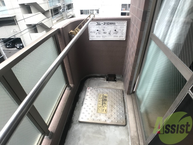 バルコニー　バルコニーがあるので洗濯物は外に干せそうですね～