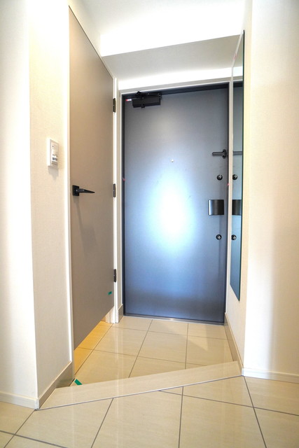 玄関　※写真は同タイプ住戸です。