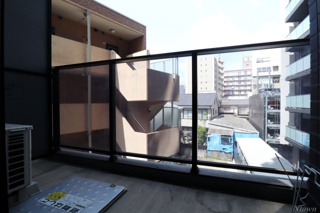 バルコニー　お洗濯にも便利なバルコニー付き