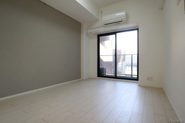 居室・リビング　こちらの居間で趣味の時間をお楽しみください