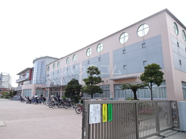 小学校　高洲北小学校（小学校）まで427m