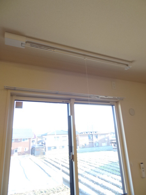 その他設備　室内物干しつき