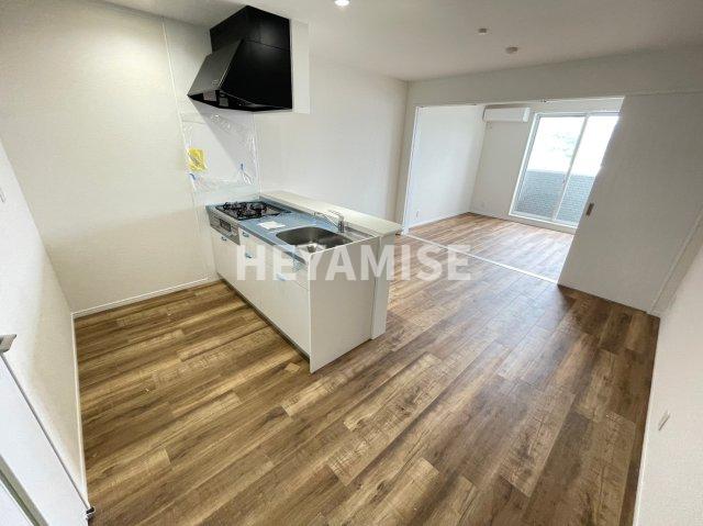 キッチン　※反転間取りのお部屋の写真です※