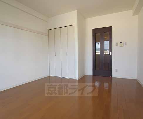 居室・リビング　広々とした部屋です。