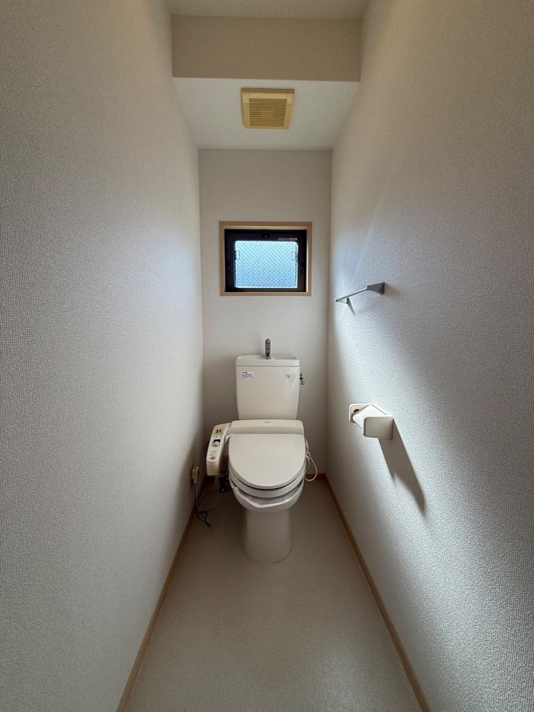 神戸電鉄粟生線 栄駅 徒歩6分 2階建 築22年のトイレ写真