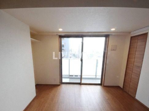 居室・リビング　別号室参考写真