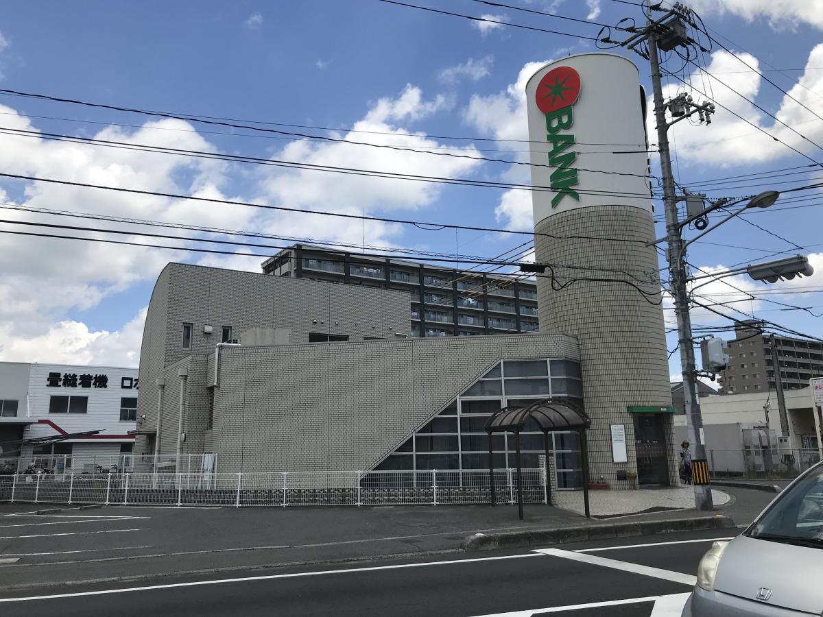 銀行　トマト銀行庭瀬支店（銀行）まで2082m