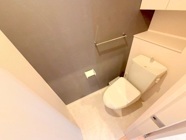 トイレ　綺麗なトイレにはウォシュレット標準装備です。