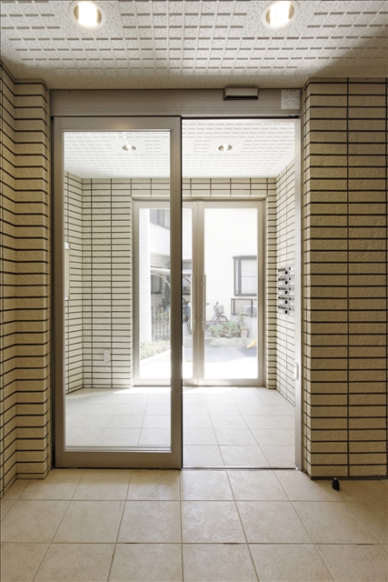 ロビー　オートロック付です！