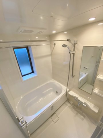 バス・シャワールーム　ゆったり過ごせるお風呂です